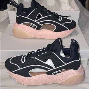 Stella McCartney Black and Pink Trendy Sneakers